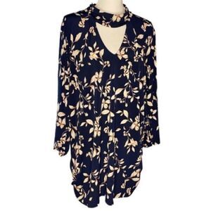 Torrid Wm’s Sz 4 Black Cream Studio Knit Choker Neck Tunic Blouse